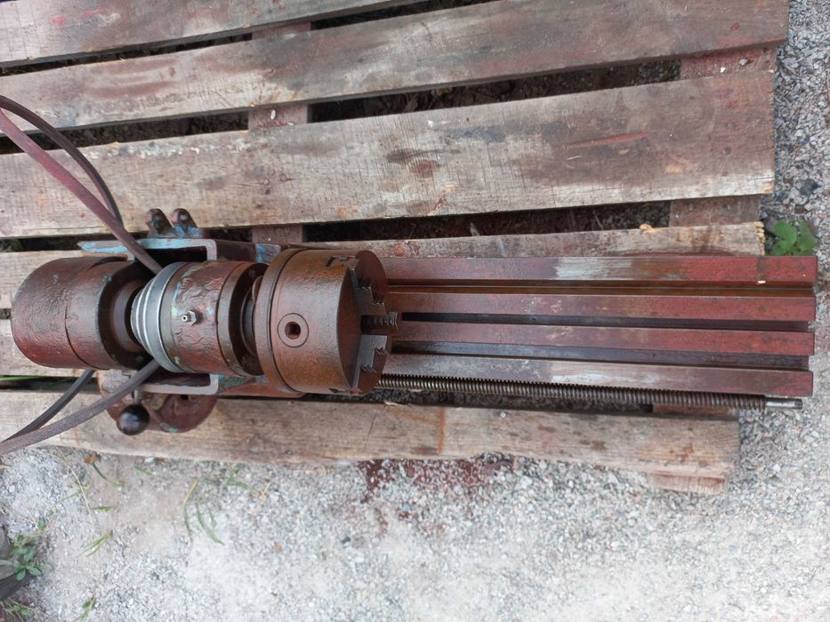 Передня бабка, гітара, станина.