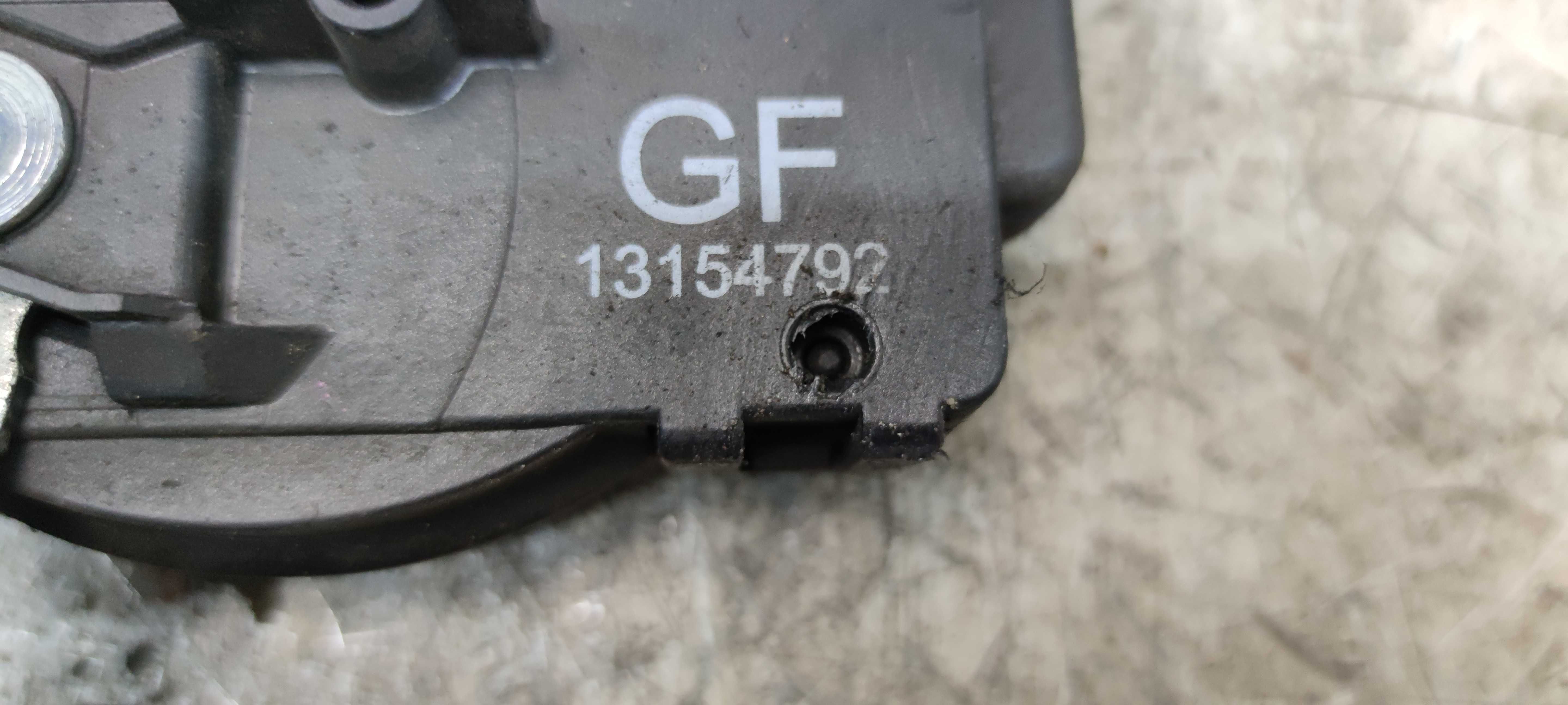 Opel Corsa C Zamek Drzwi Prawy Przód Klamka