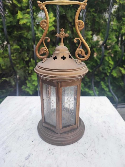 Neogotyk,mosiężna latarnia na świeczkę do kapliczki