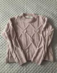 Pudrowo różowy jasnoróżowy sweter w warkoczykowy splot z Befree