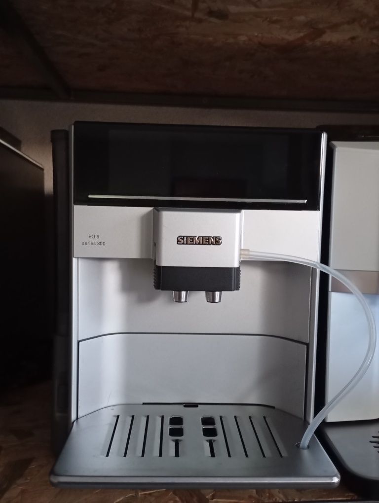 Кавомашина кавоварка преміум класу Сіменс Siemens EQ.6 plus s300