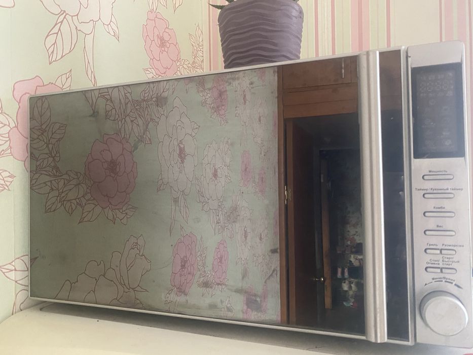 Микроволновка Liberton