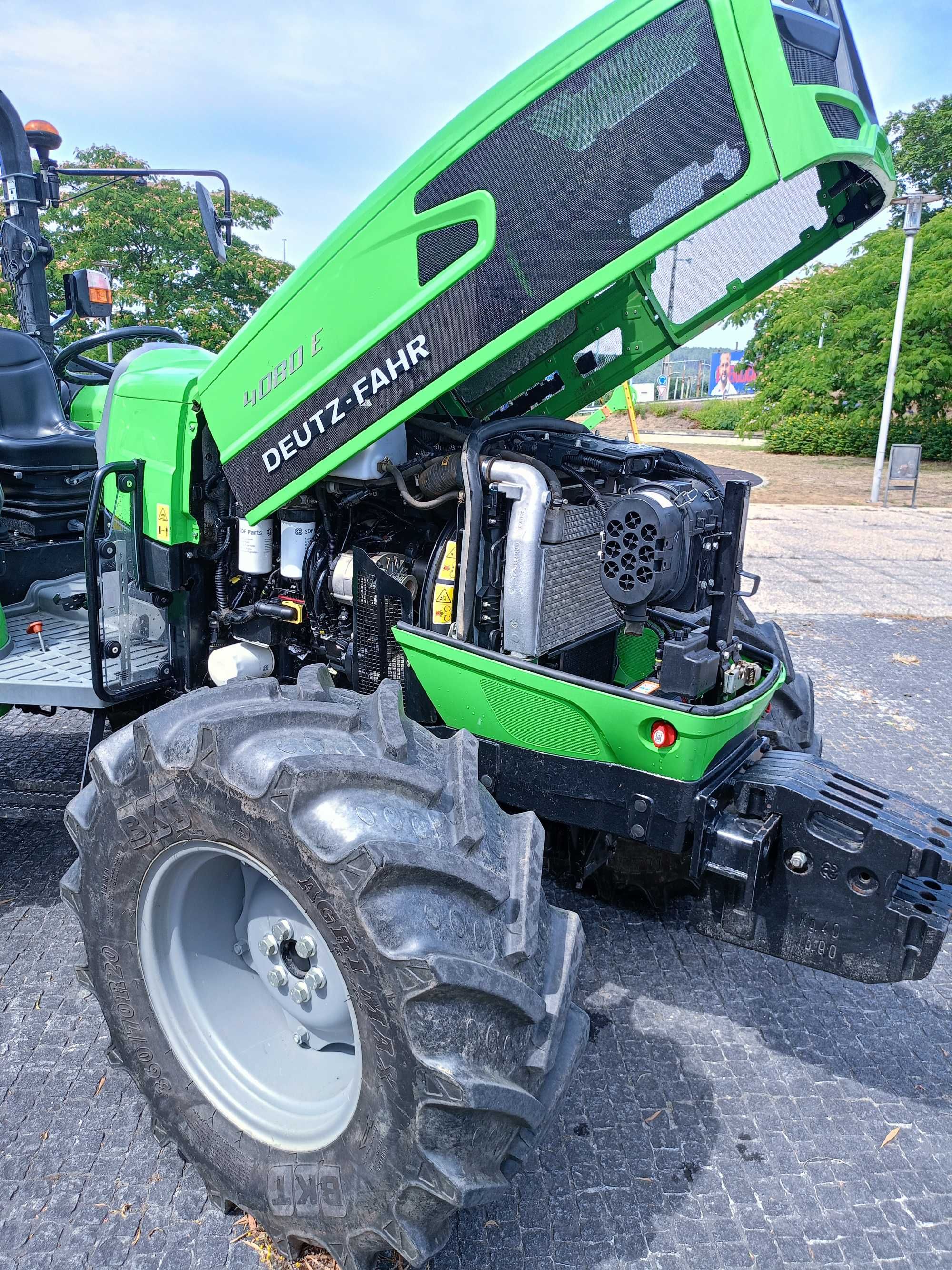 Trator Deutz 80cv semi-novo