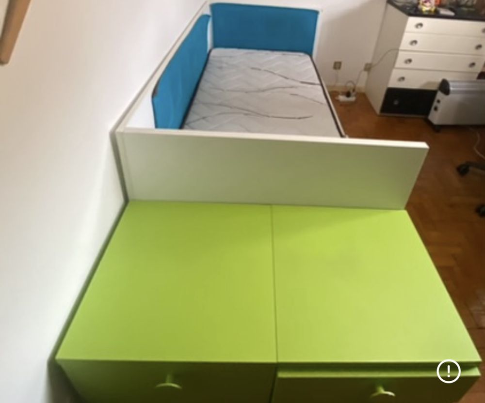 Cama individual com duas gavetas