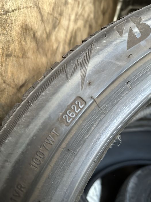 Резина 255/45/20 Bridgestone R20 пара зима 90% 2022
