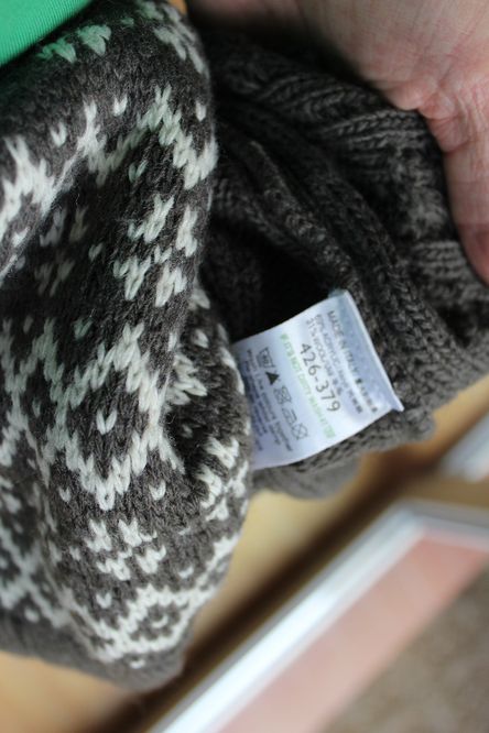 oliwkowy sweter skandynawski wzór rozmiar M