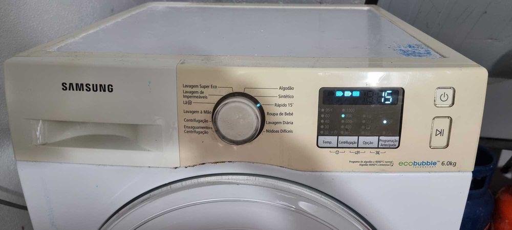 Máquina de lavar roupa Samsung