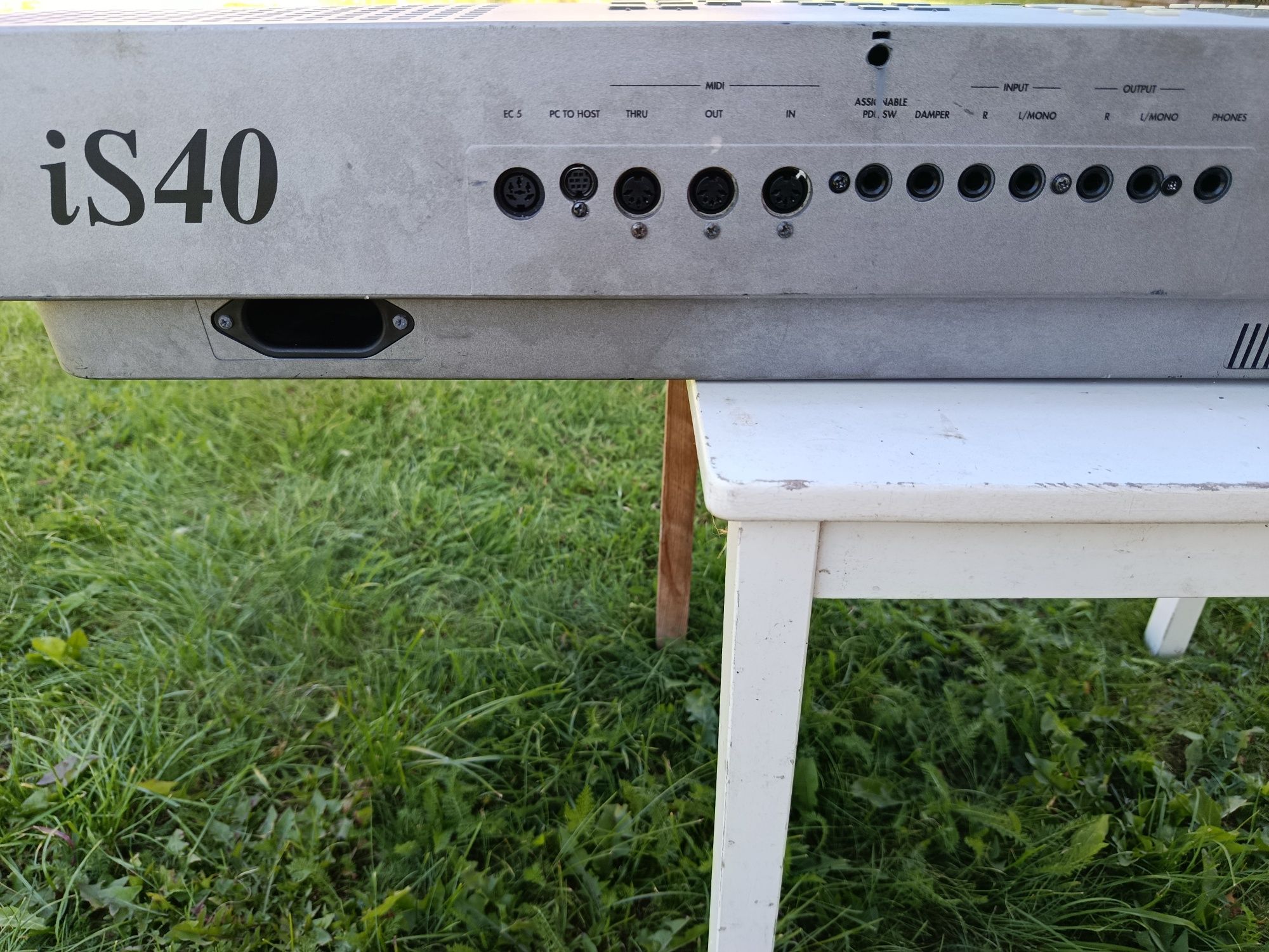 Korg is40 keyboard, klawisze