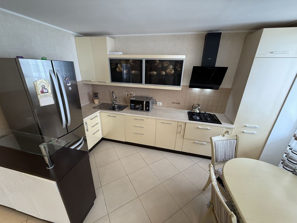 Продажа евродвушки в ЖК Северная звезда.5/9 кирпич,72 метра.