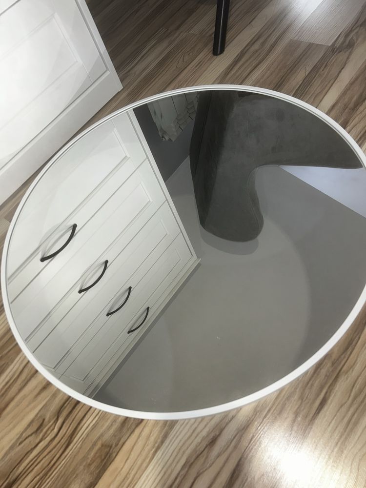 Białe eleganckie lustro 70 cm