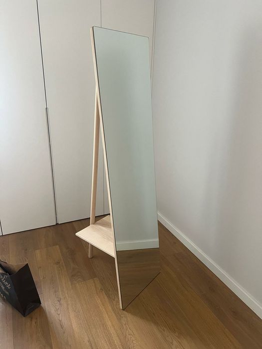 Espelho de pé em madeira 45x160cm