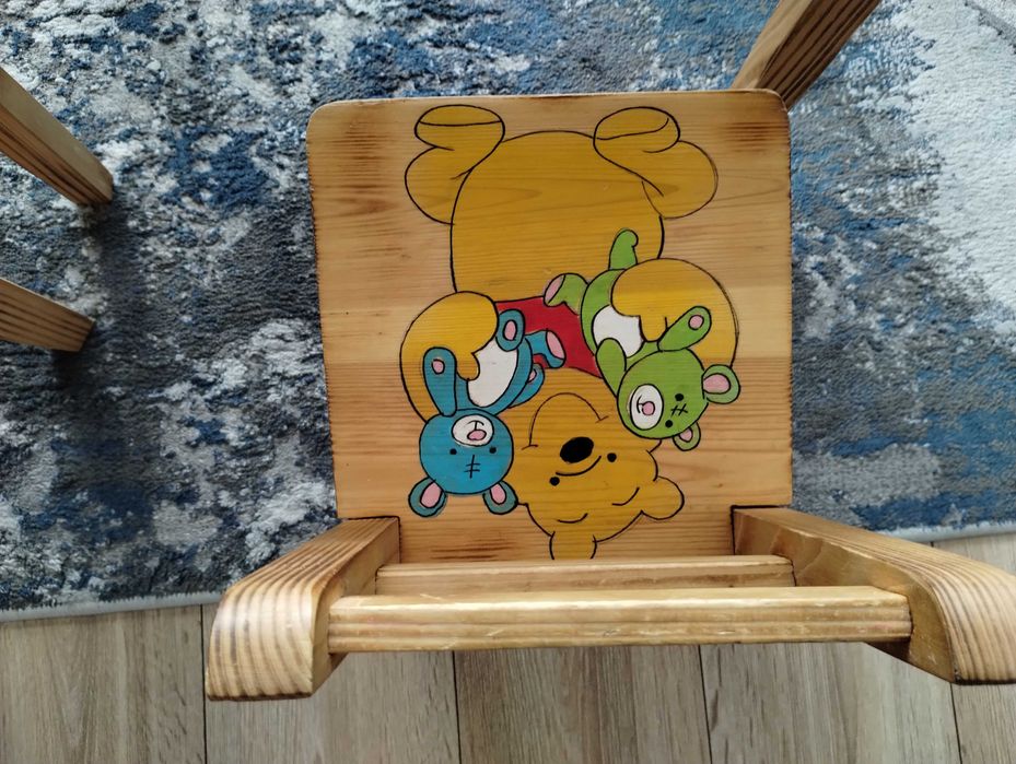 Stolik drewniany z krzesełkami  dla dzieci