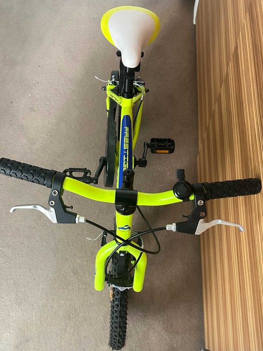 Bicicleta para criança, com suporte para carro