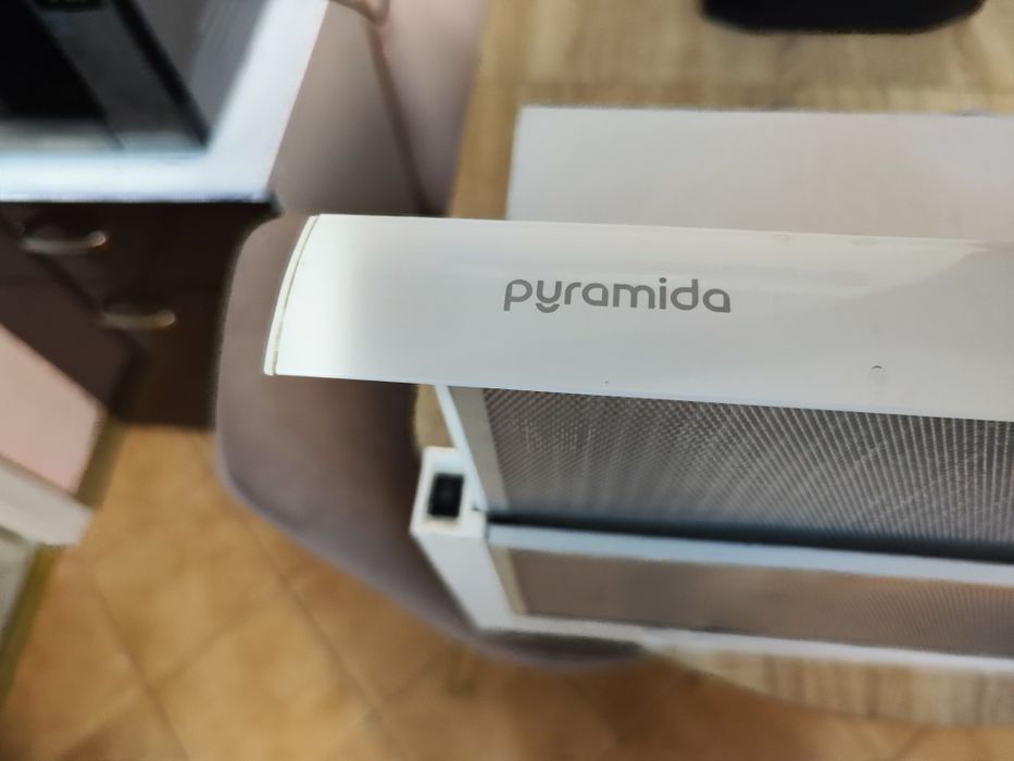 Вытяжка Pyramida TL 60 (1100) – стильная мощная
