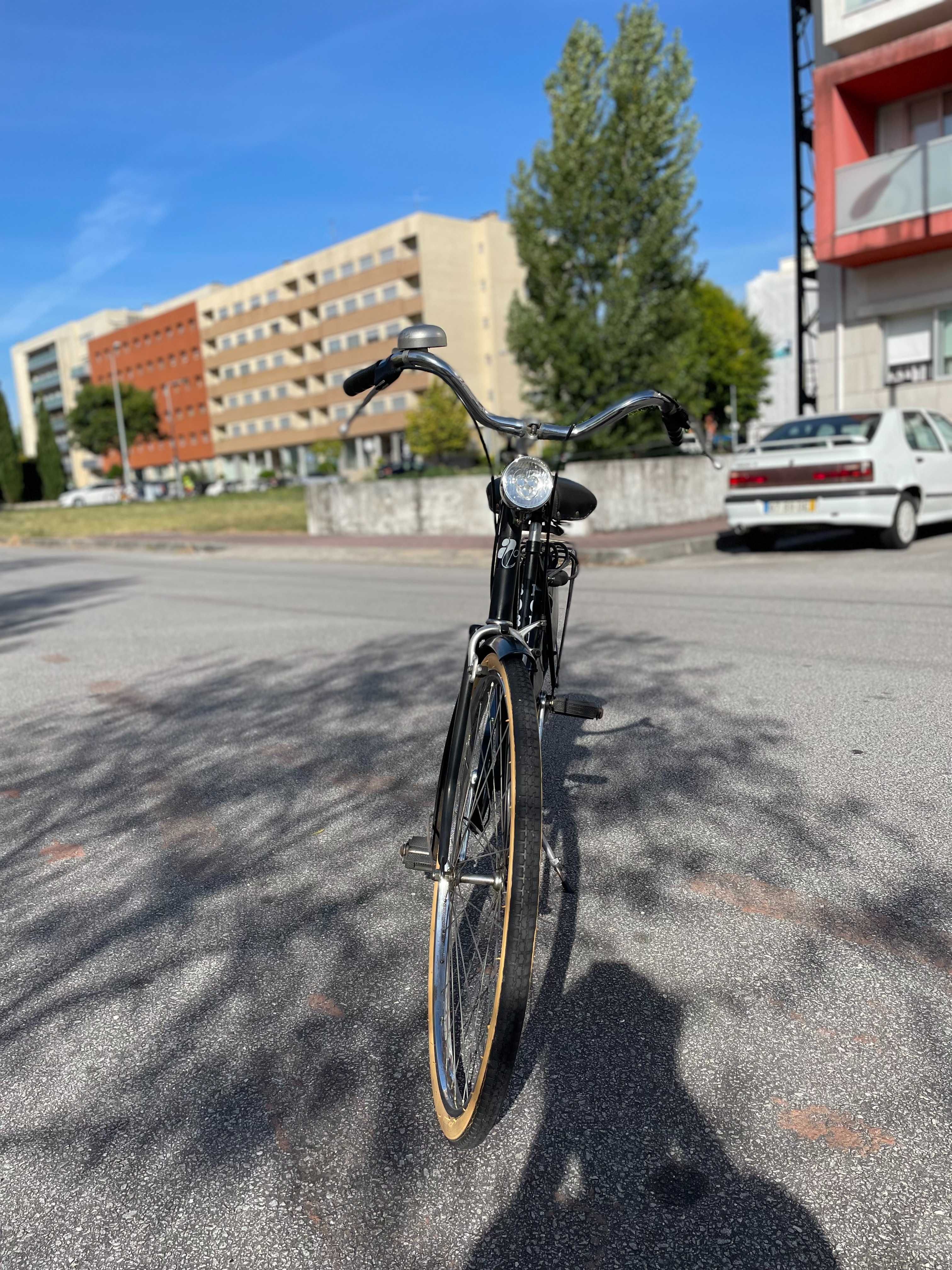 Bicicleta  clásica Marca Louison Bobet pneu 26