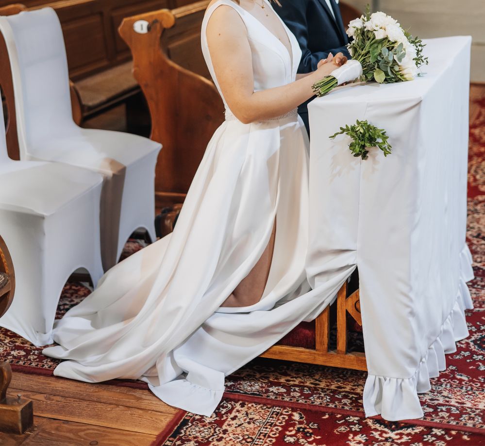 Delikatna suknia ślubna