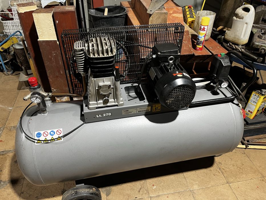 Kompresor sprężarka zbiornik 270 L wydajnosc 470 L/min