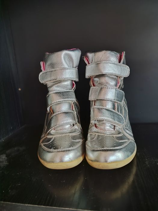 Продам сникерси р39