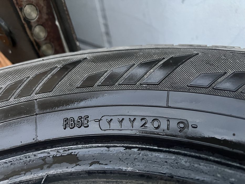 Шини колеса ризина