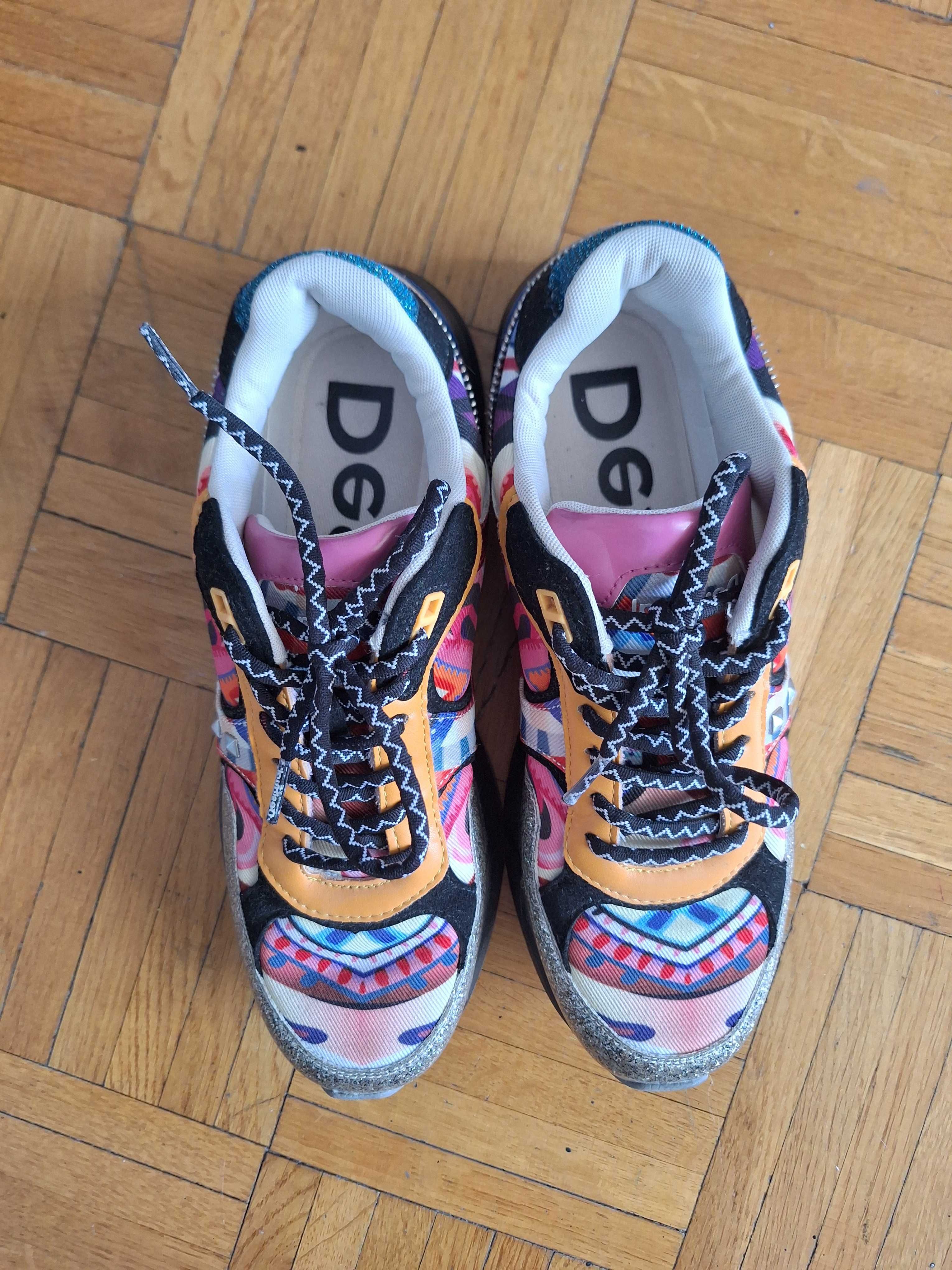 Piękne buty Desigual rozmiar 40 dł.wkladki 26 cm