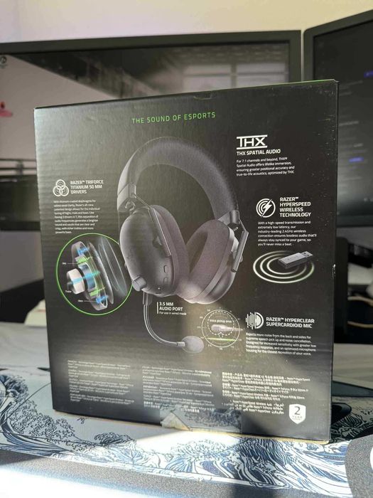 Combo Microfone Razer Seiren Elite e RAZER BlackShark V2 Pro