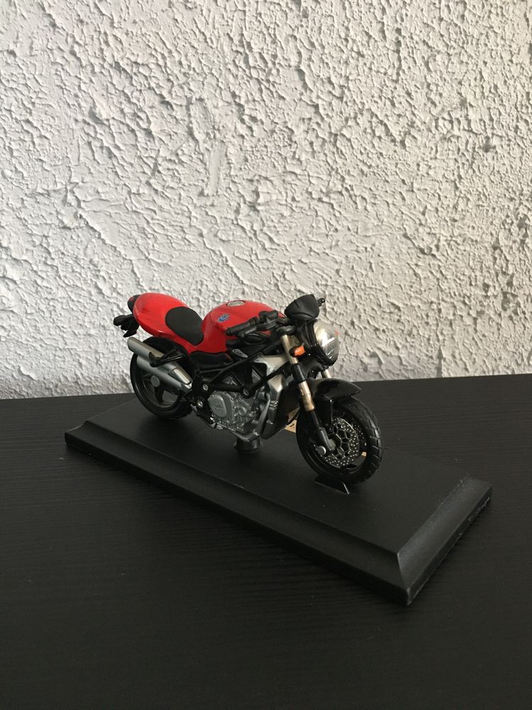 model motocykla MV AGUSTA Brutales kolekcja Kolekcjonerski maisto