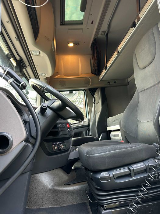 Ciągnik siodłowy DAF XF 530