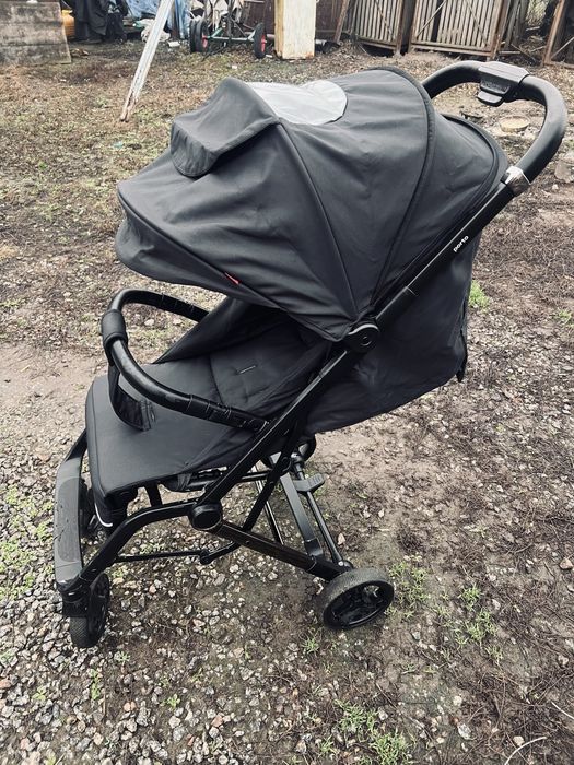 Продаєтьс прогулянкова коляска Carello Porto