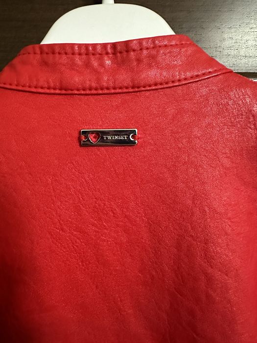 Twinset итальянская красная куртка под кожу размер 11-13 лет. Новая!
