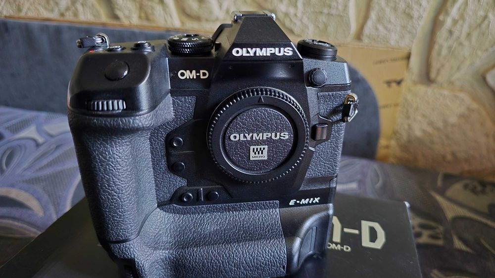 Olympus OM-D E-M1X