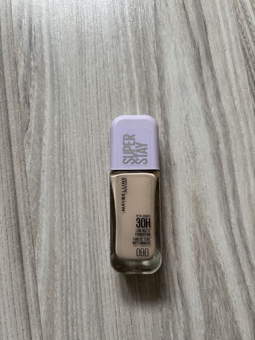 Maybelline super stay 090