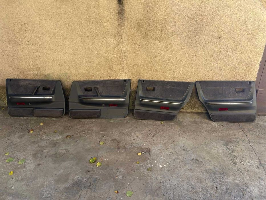 Обшивка двери (дверные карты) на МАЗДА 626 GD (1987-1991)