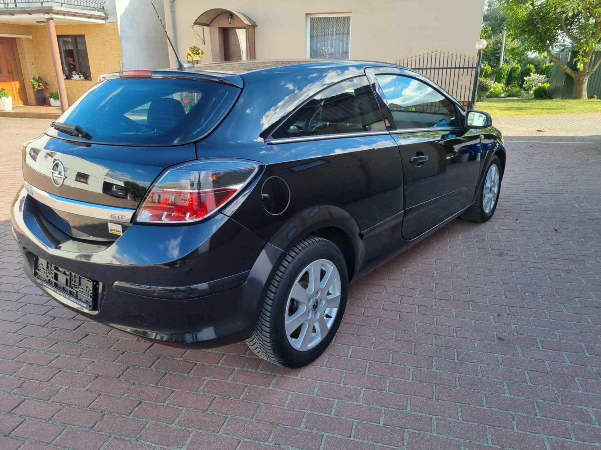 Opel Astra GTC 1,9 150kM Panorama poł skóry BiXenon