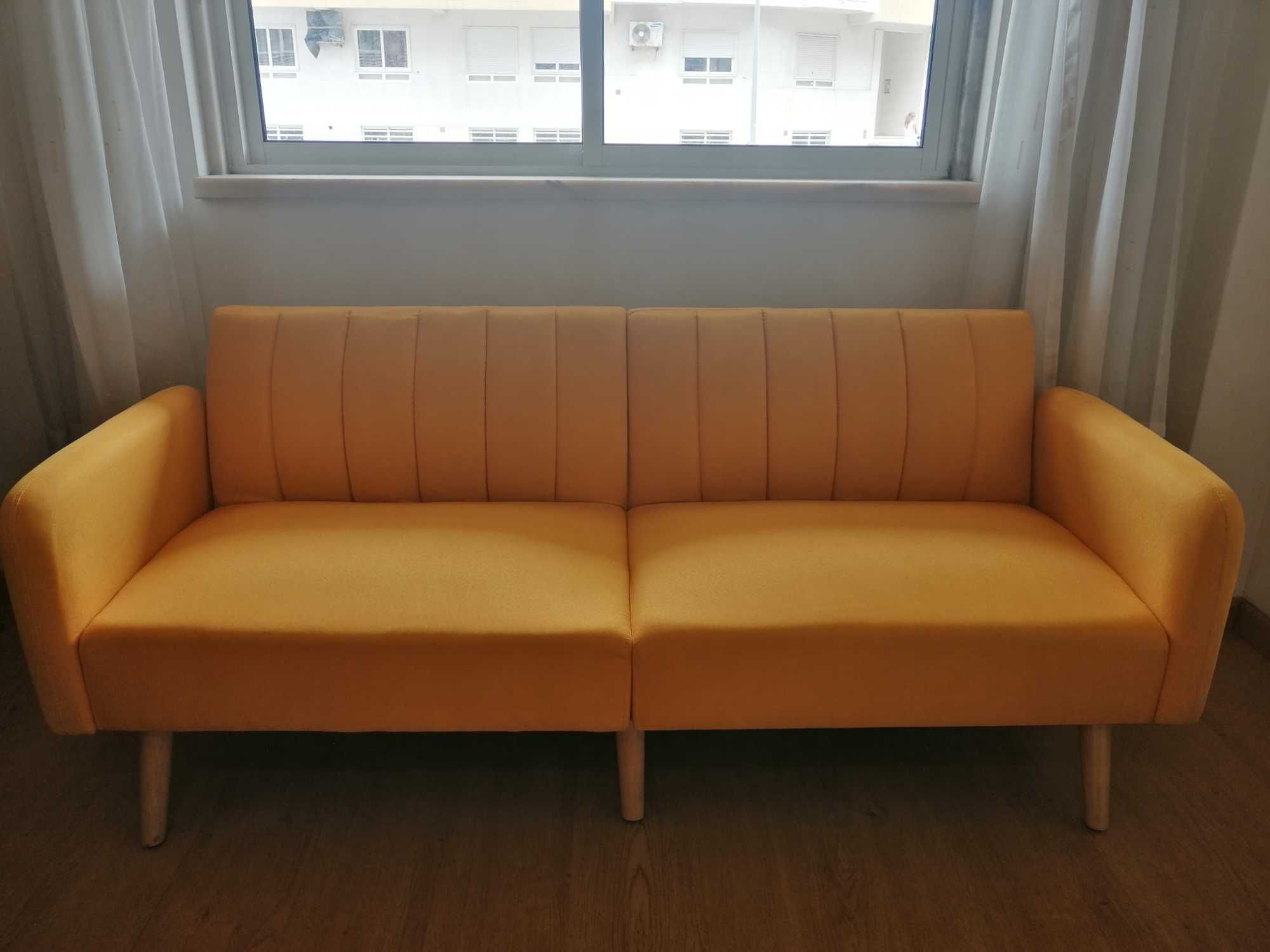 Sofá cama amarelo
