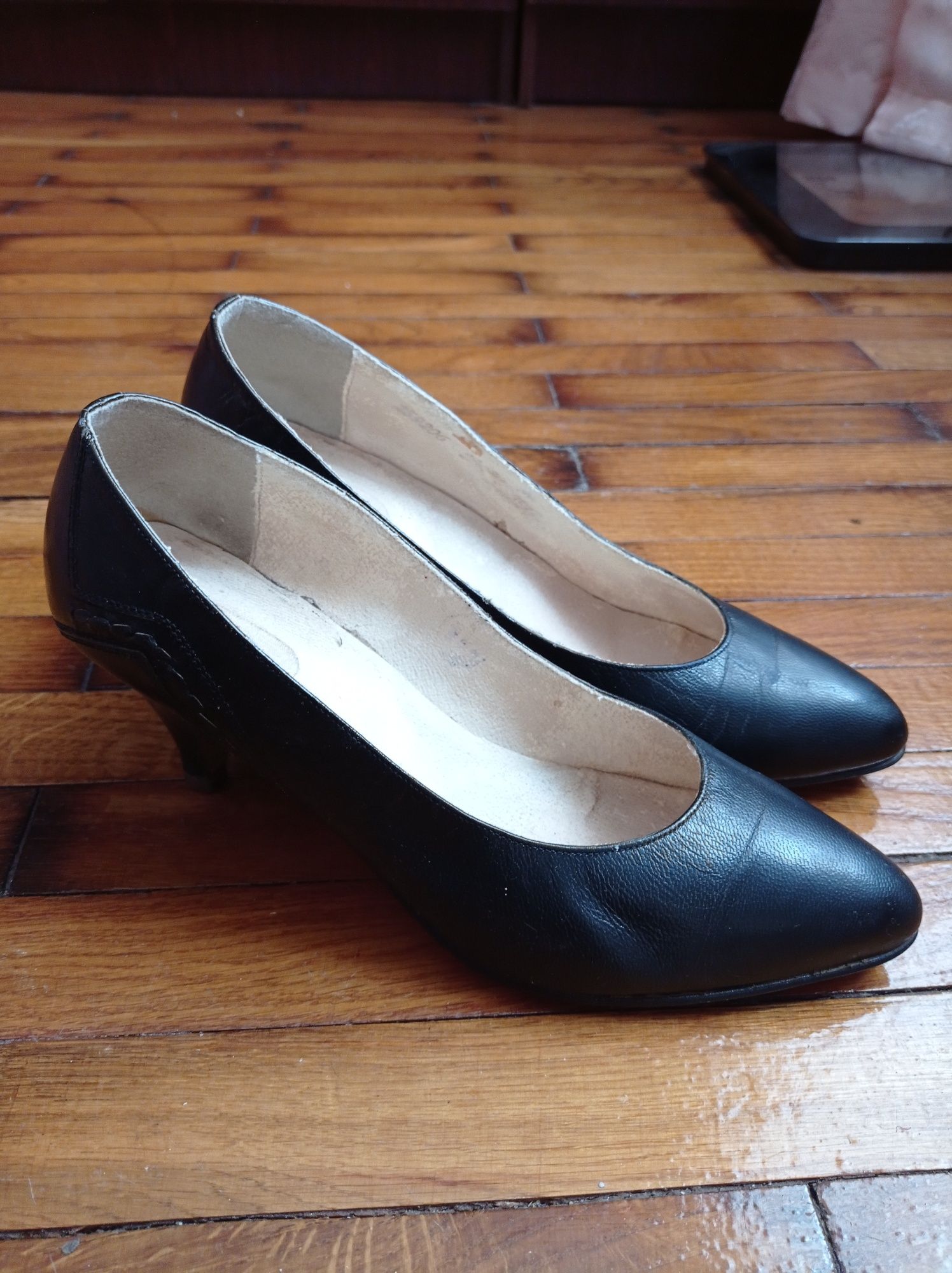 Туфлі жіночі шкіряні, 36-37, каблук 7 см