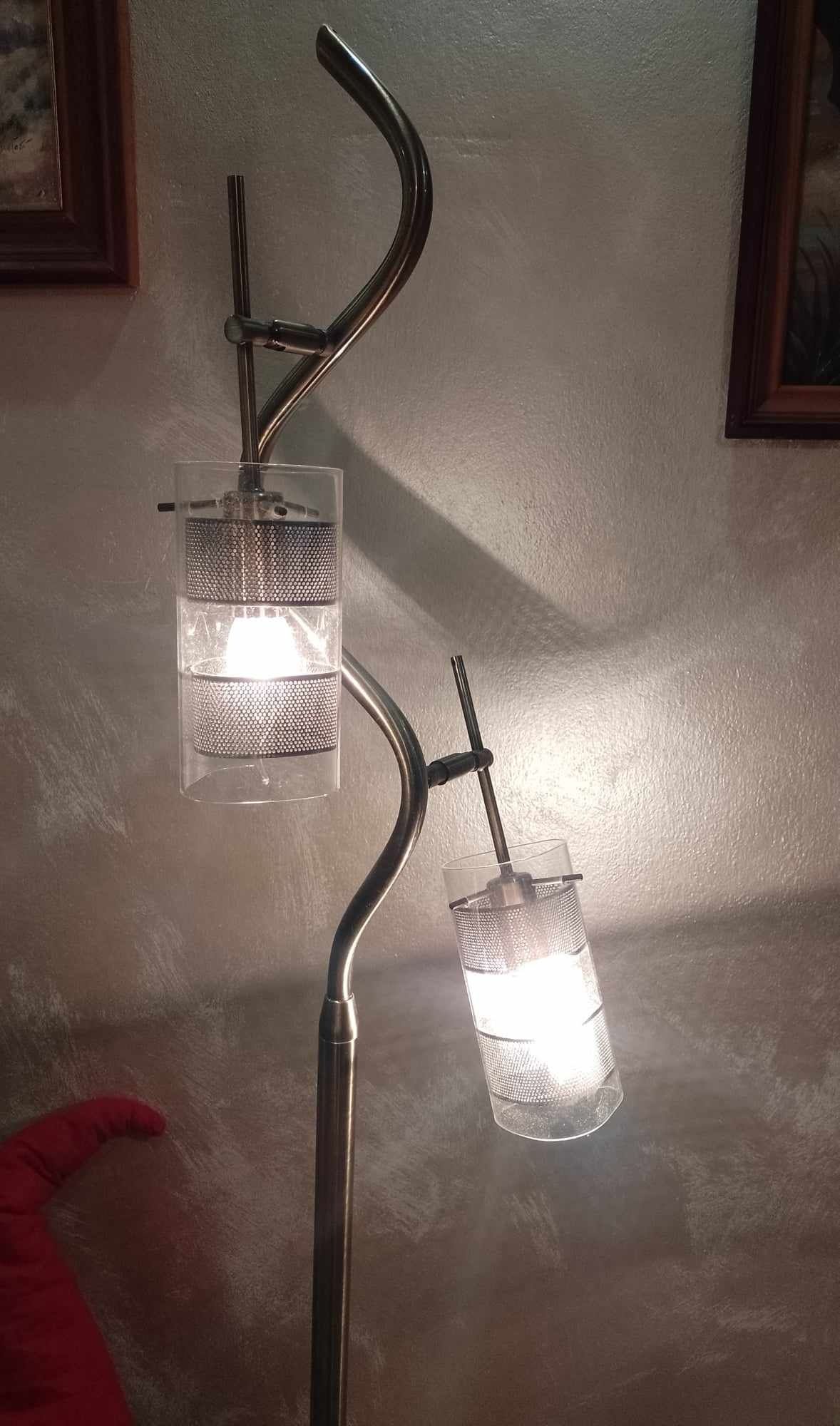 Lampa stojąca podłogowa