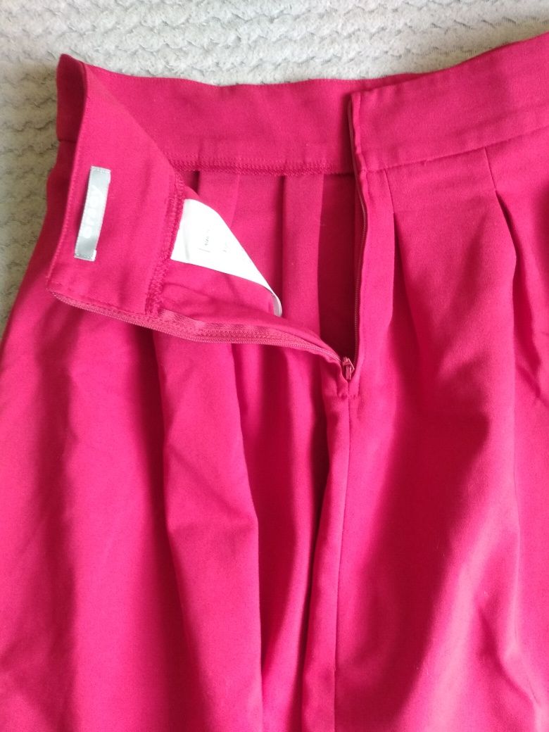 Czerwona spódnica Orsay