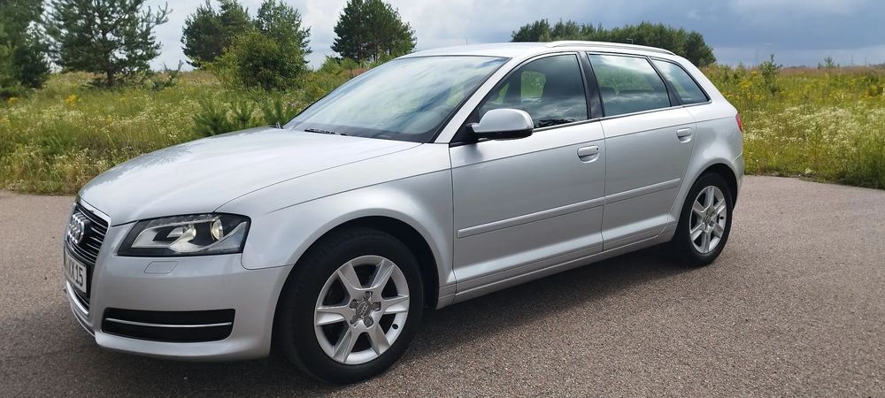 Audi A3 Sportback Bezwypadkowy Oryginalny Lakier na całym aucie 1 Właściciel od Nowości