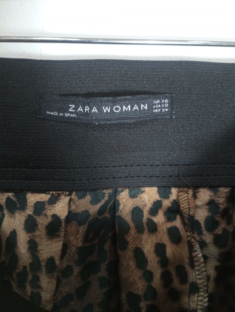 Saia da Zara padrão Leopardo