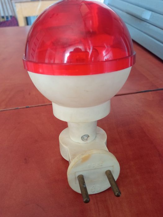 Lampka nocna do kontaktu prl