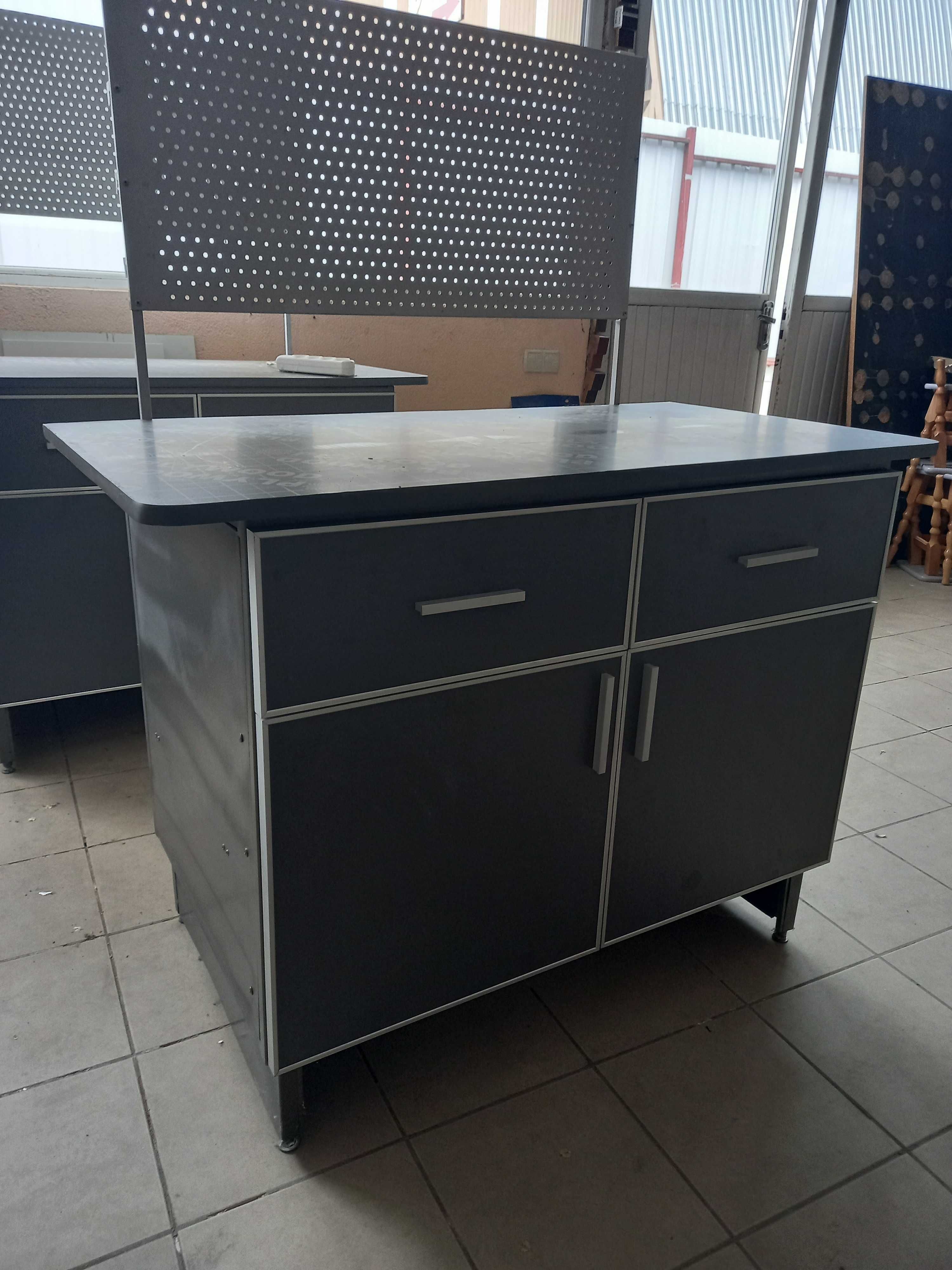 Продаю рабочий стол для гаража, мастерской.