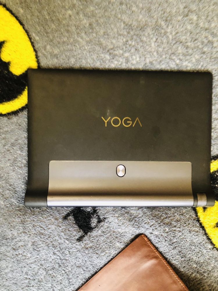 Планшет YOGA Tab 3