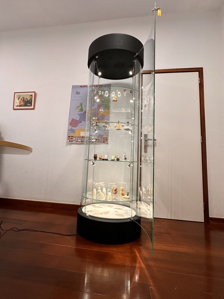 Expositor oval em vidro