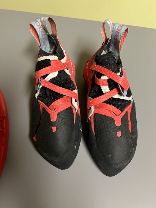 Sapatilhas de escalada La Sportiva Solution Comp preto vermelho mulher