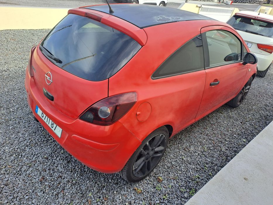 Opel corsa black edition
