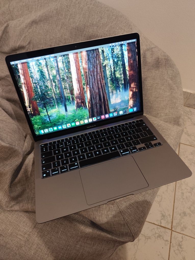 MacBook Air 13 / M1 / 16gb / 1TB (1024gb) / Adobe , Office