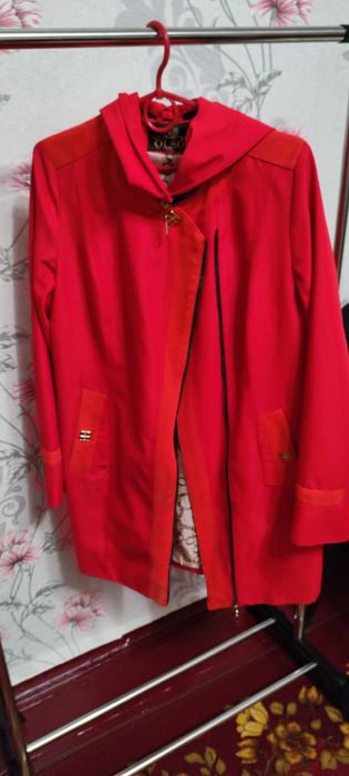 Продам плащ в гарному стані.