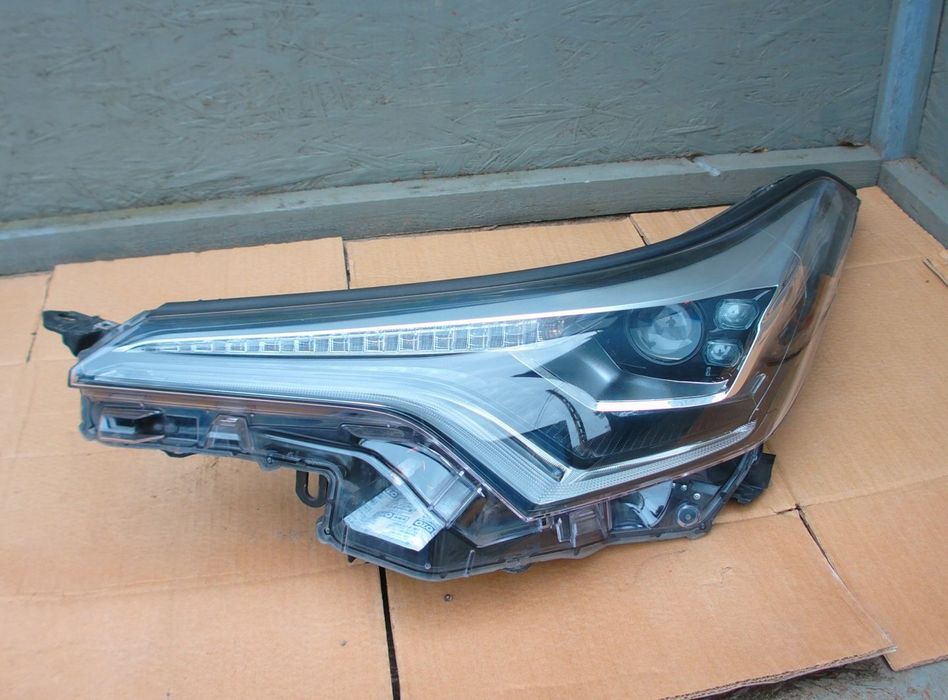 Toyota CHR Lampa przód Lewa Przednia Full Led