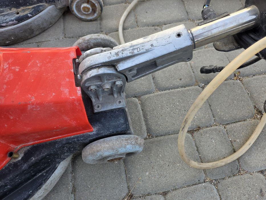2 szorowarki, maszyny jednotarczowe
