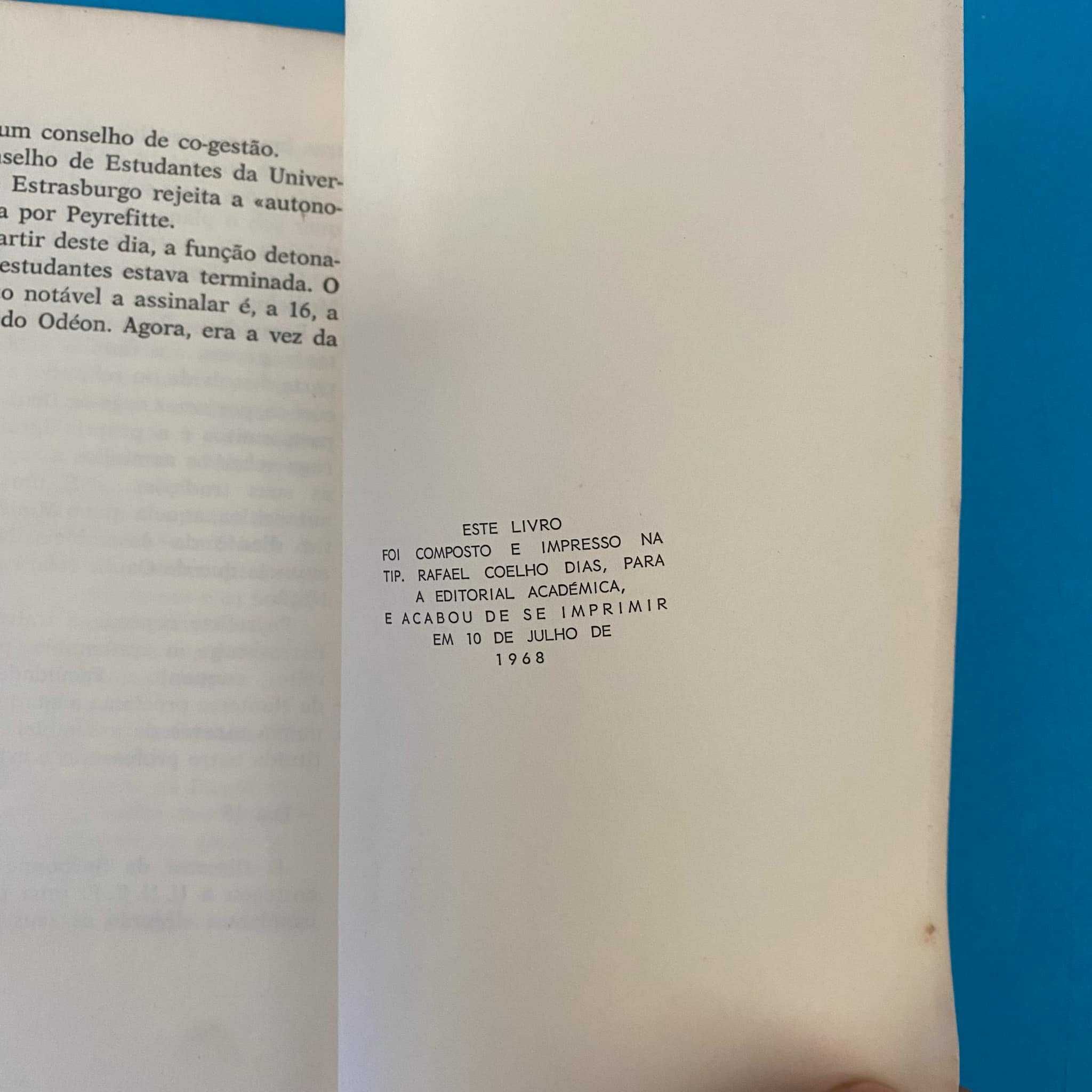 Trotsky ou Mao?  A crise Francesa de Maio Junho 1968